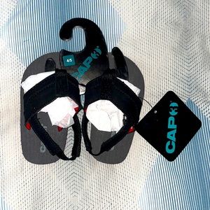 Cap 3 Toddler Boys Flip Flop Sandals Size 4/5